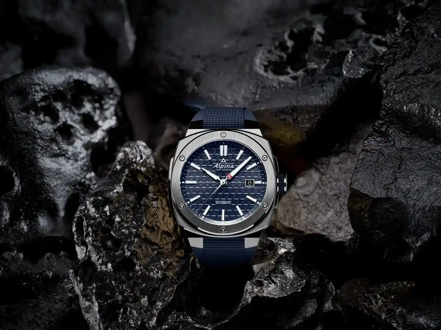 Alpiner Extreme Automatic: Rebirth of an emblematic outdoor Alpina model