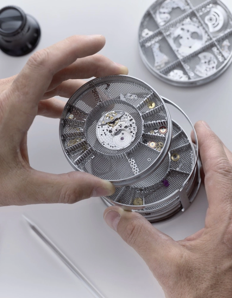 Rolex watch servicing procedure - Swiss Time Square