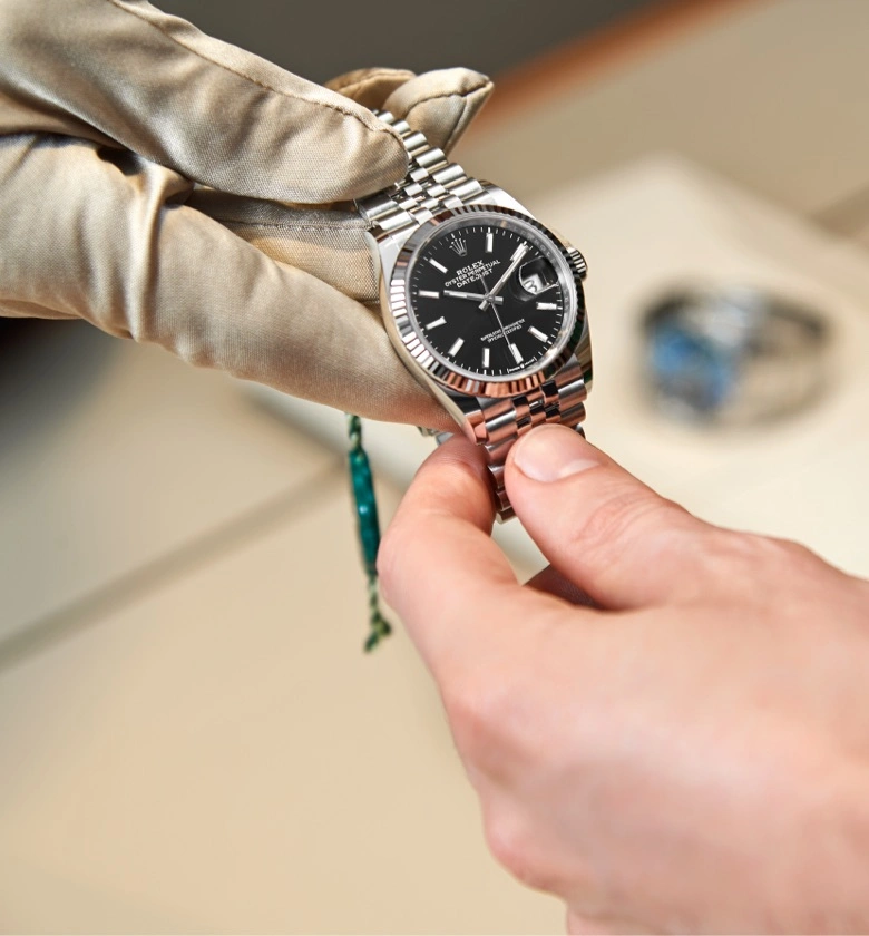 Rolex watch servicing procedure - Swiss Time Square